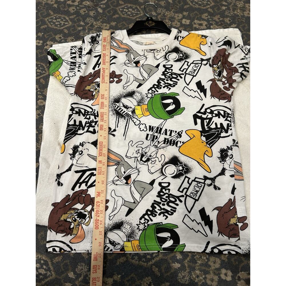 Looney Tunes T shirt Mens Size Large Bugs Bunny Marvin All Over Print